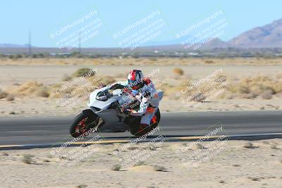 media/Jan-10-2025-CVMA Friday Practice (Fri) [[489e0da257]]/Group 4 and Trackday/Session 2 (Turn 4 Inside)/